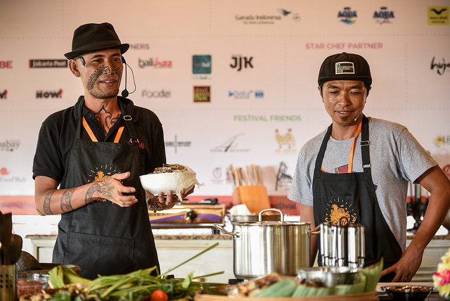 Rahung (left) on the UFF cooking demonstration stage in 2015